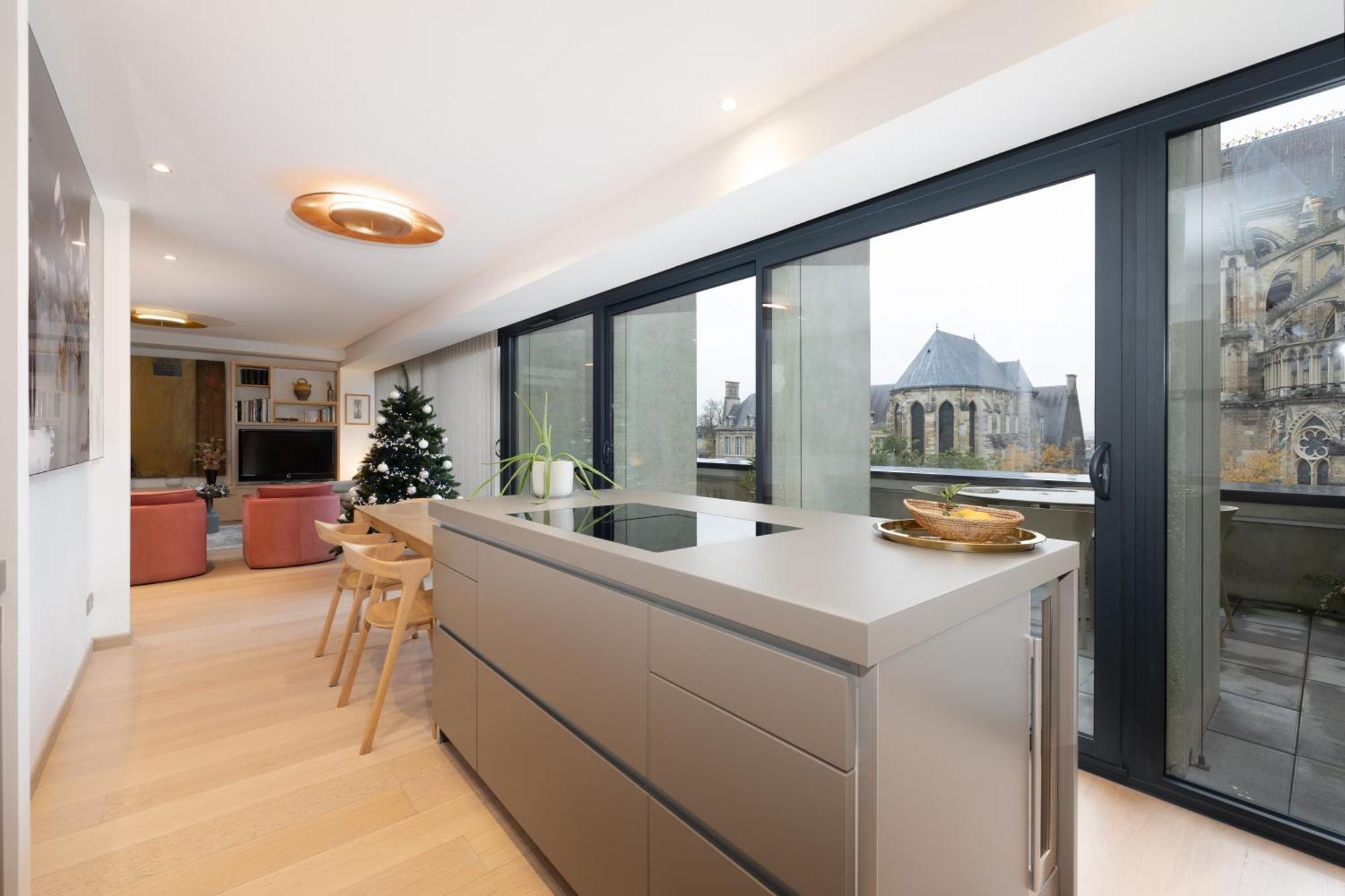 Les Suites 7 Anges - Parking, Vue Cathedrale & Centre Historique Reims Exterior foto