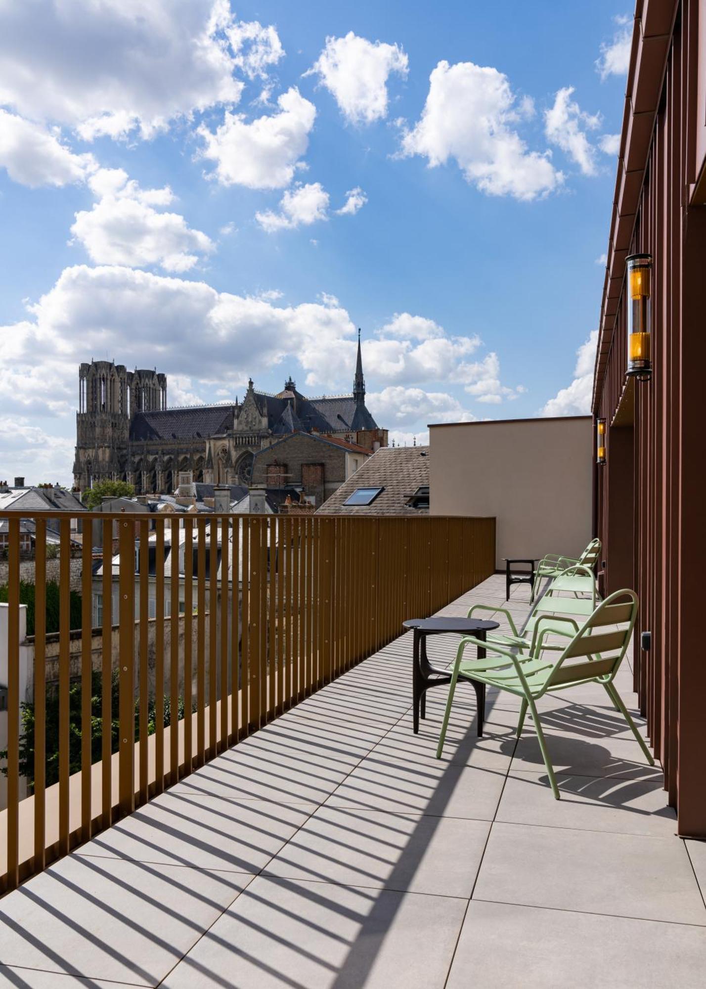 Les Suites 7 Anges - Parking, Vue Cathedrale & Centre Historique Reims Exterior foto